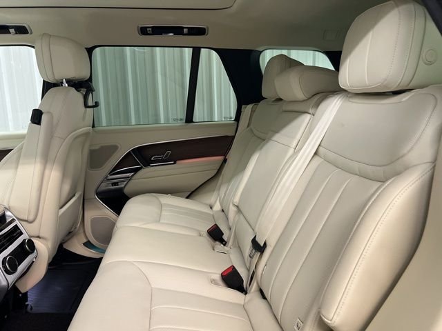 New 2026 Fuji White Land Rover SE image 14
