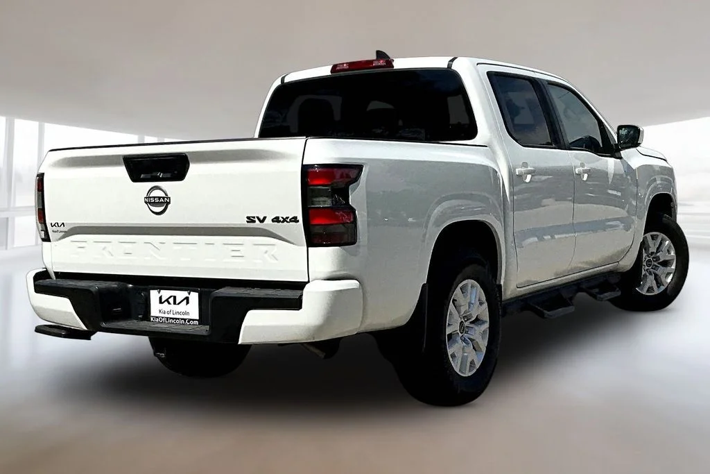Used 2023 Glacier White Nissan SV image 6