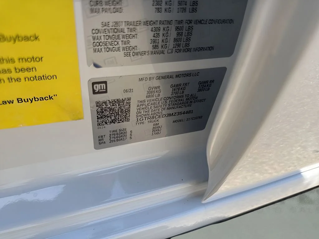 Used 2021 SUMMIT WHITE GMC Elevation image 32