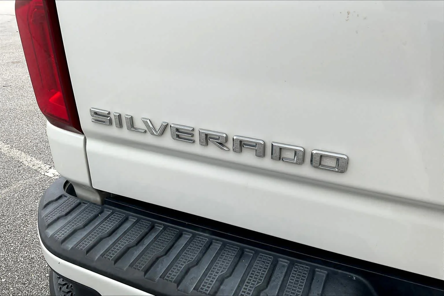 Used 2023 Iridescent Pearl Tricoat Chevrolet High Country image 19