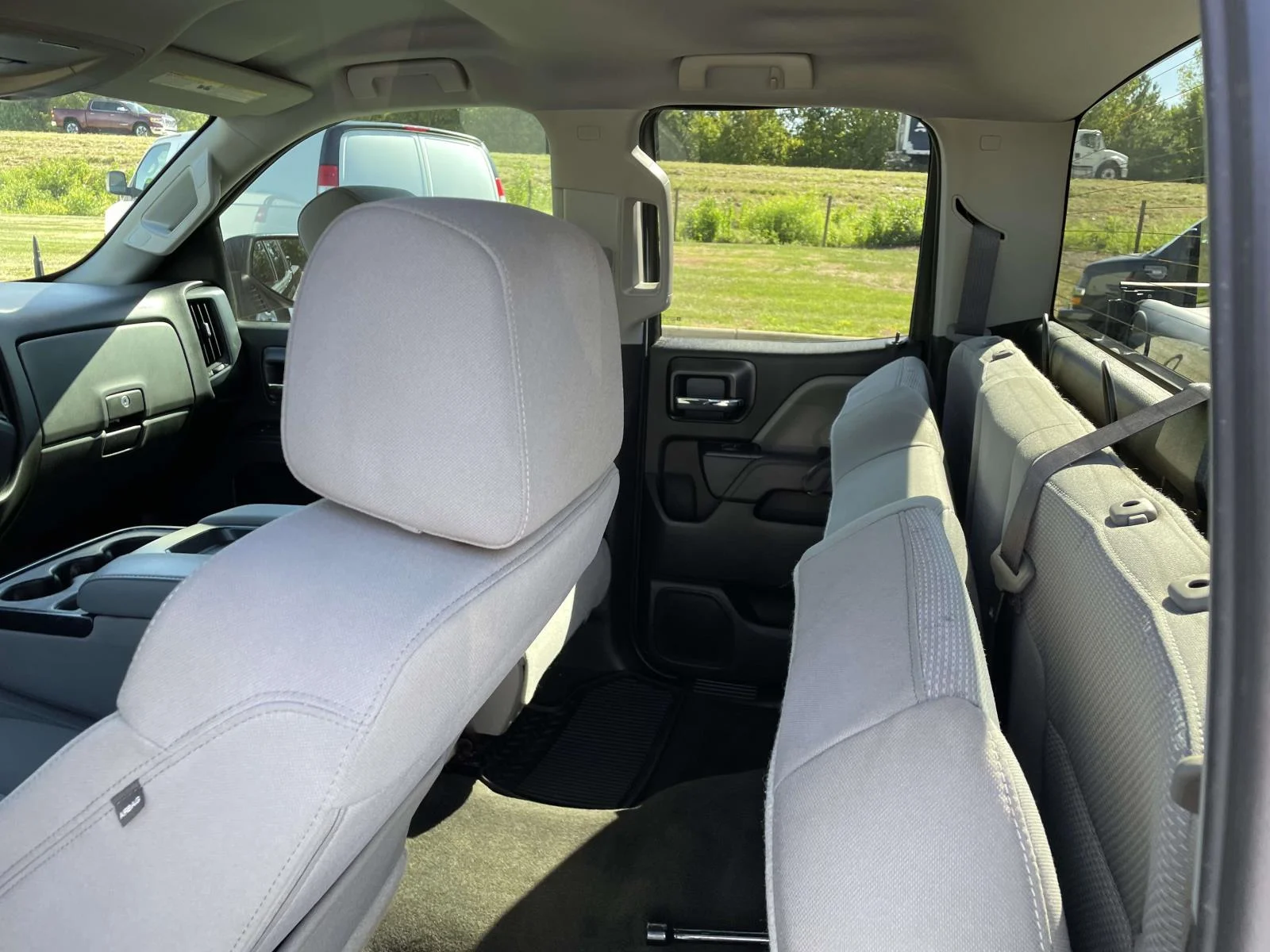 Used 2017 BLACK Chevrolet Custom image 15
