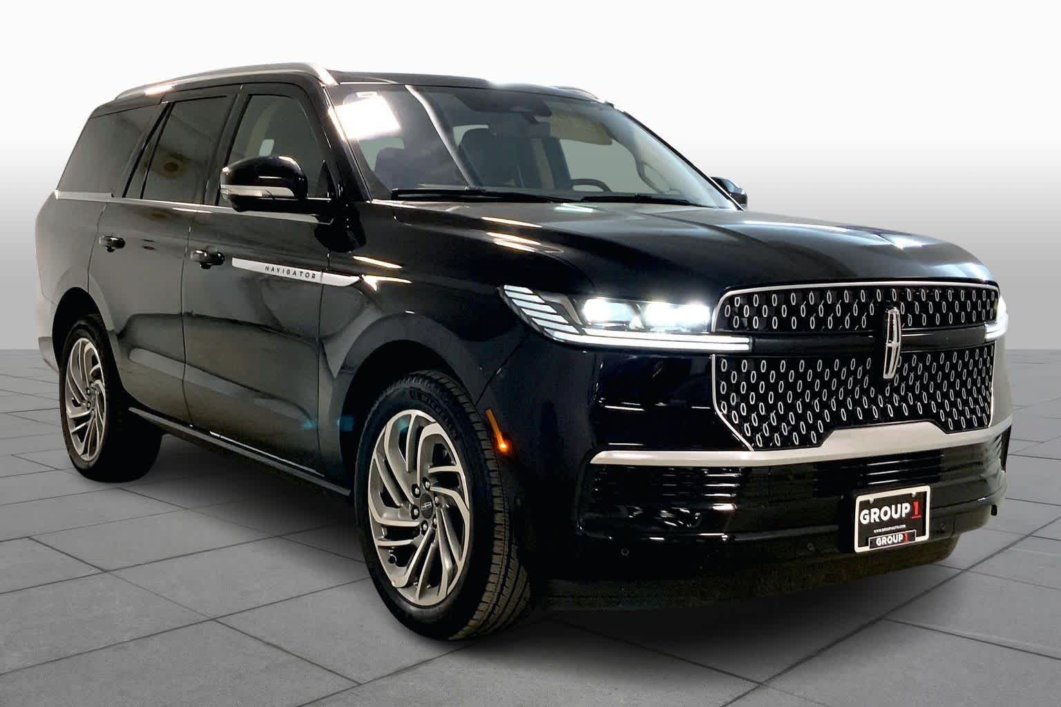 Used 2025 Lincoln Navigator Reserve with VIN 5LMJJ2LG3SEL04363 for sale in Kansas City