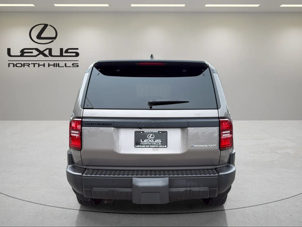 Used 2025  Toyota 1958 image 7