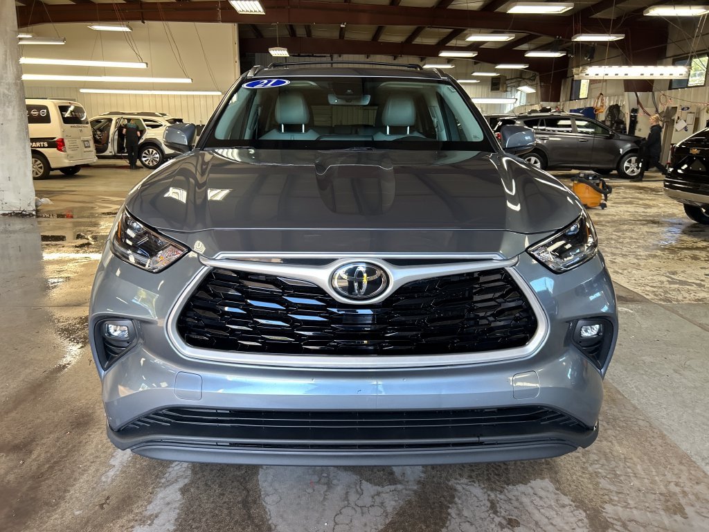 Used 2021  Toyota XLE image 8