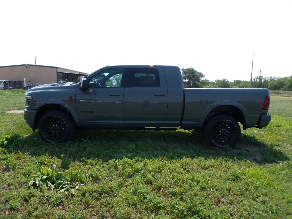 New 2026 Ceramic Gray Clearcoat RAM Limited image 16