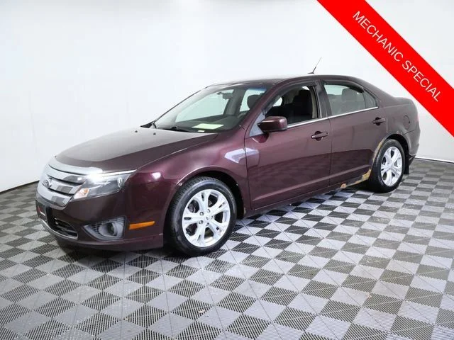 Used 2012 Red Ford SE image 5