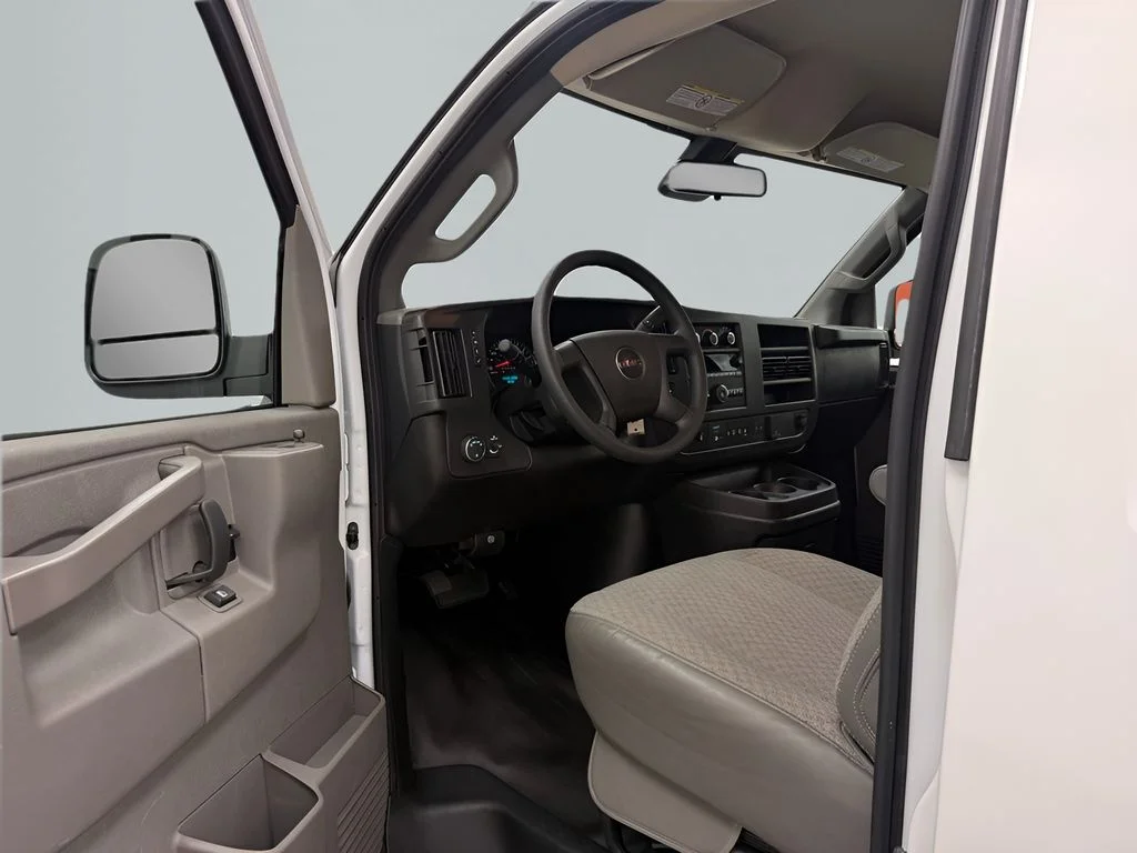 Used 2025 White GMC Work Van image 10