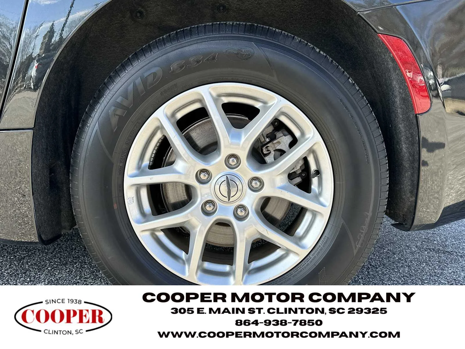 Used 2023 Brilliant Black Crystal Pearlcoat Chrysler LX image 19