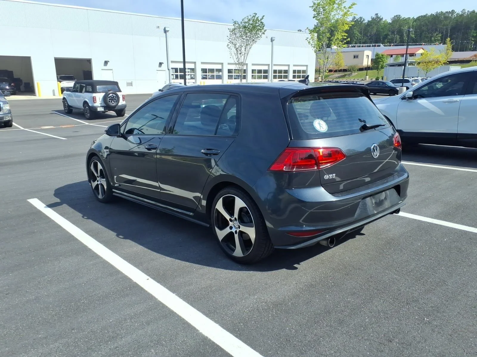 Used 2015 Carbon Steel Gray Metallic Volkswagen SE image 5