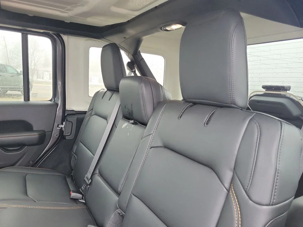 2026 Jeep Wrangler 4-Door Sahara - Photo 35