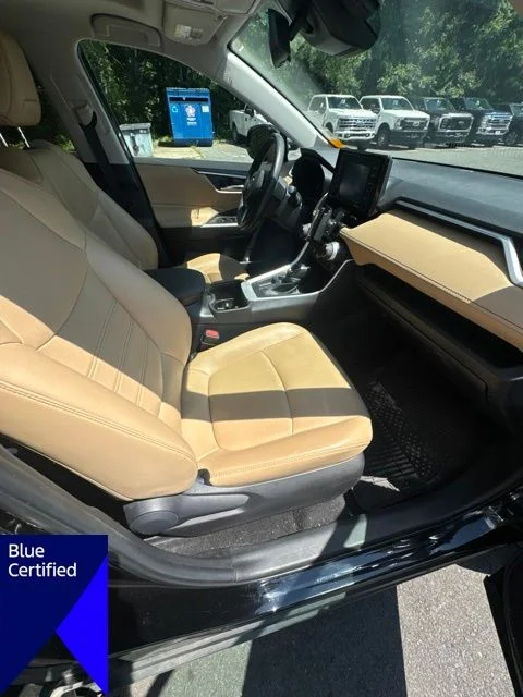 Used 2022 Black Toyota XLE Premium image 9