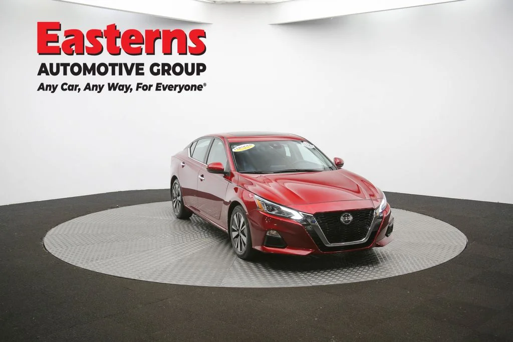 Used 2021 Red Nissan 2.5 SV image 50