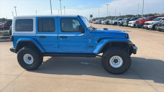 New 2026 Hydro Blue Pearl-Coat Exterior Paint Jeep Sahara image 3