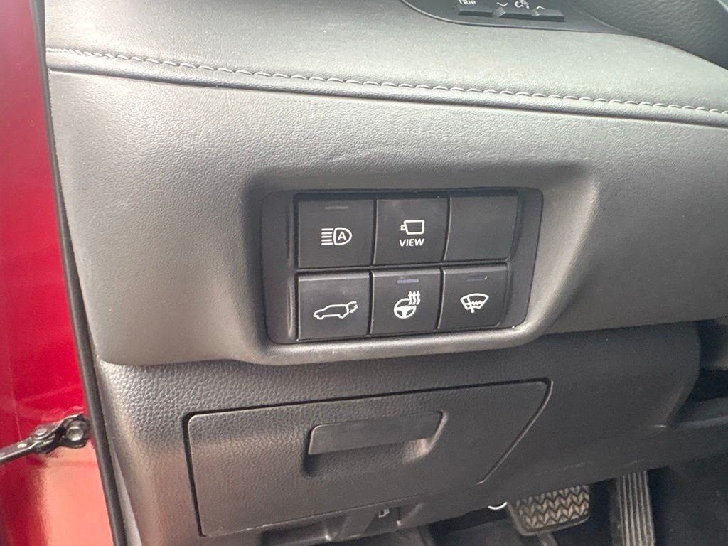 Used 2020 Pearl Toyota Platinum image 15