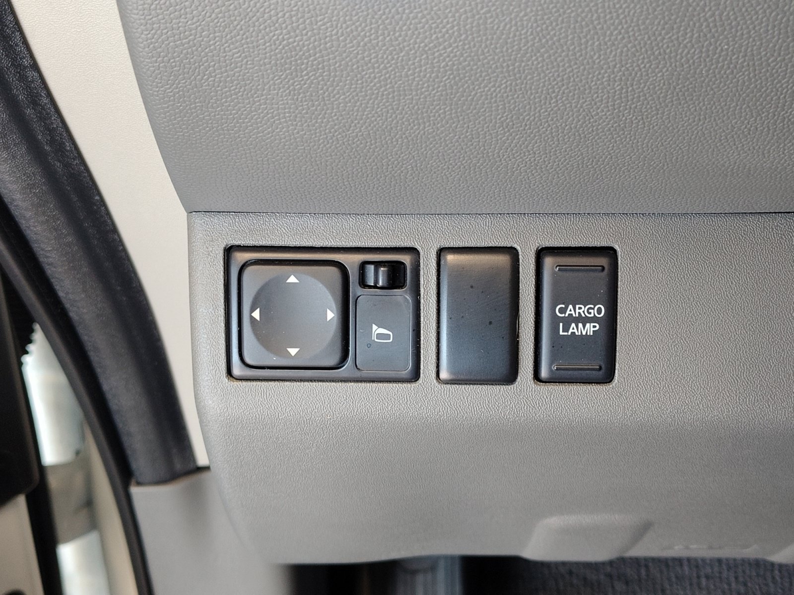 Used 2020 Glacier White Nissan SV image 25