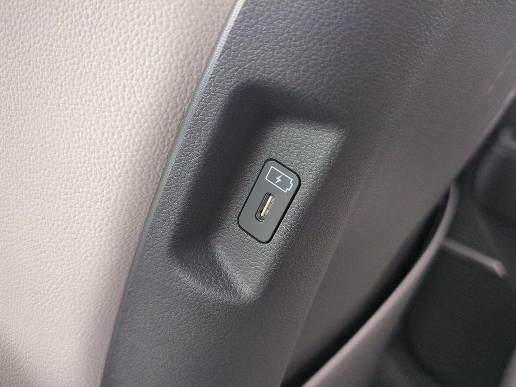 New 2027 Silver Hyundai Limited image 18