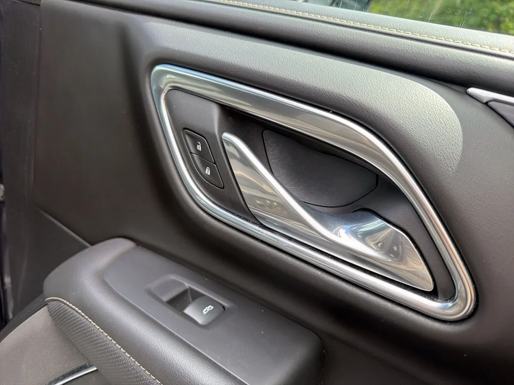 Used 2024 Silver GMC SLT image 32