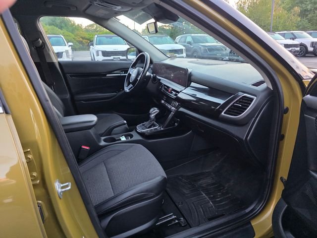 Used 2024 Green Kia S image 11
