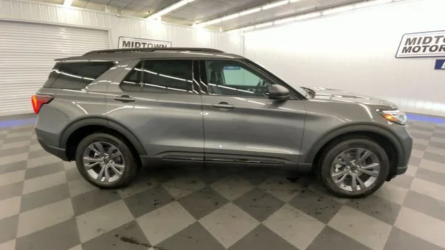 New 2026 Carbonized Gray Metallic Ford Active image 9