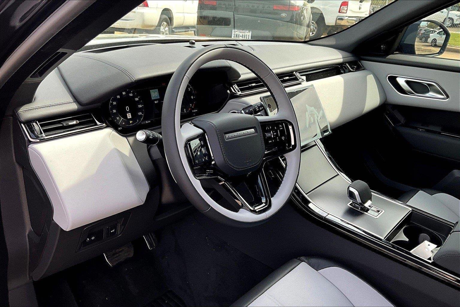 New 2026 Santorini Black Land Rover Dynamic image 11