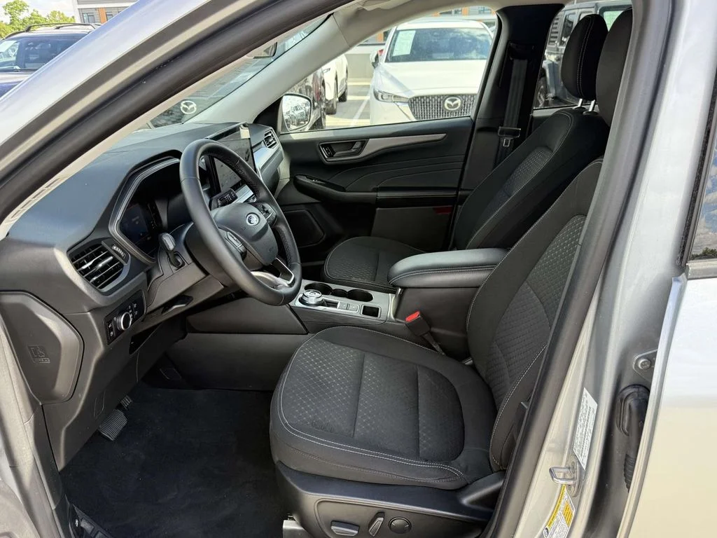 Used 2023 Silver Ford Active image 13