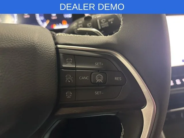 New 2026 Diamond Black Crystal Pearl-Coat Exterior Paint Jeep Altitude image 17