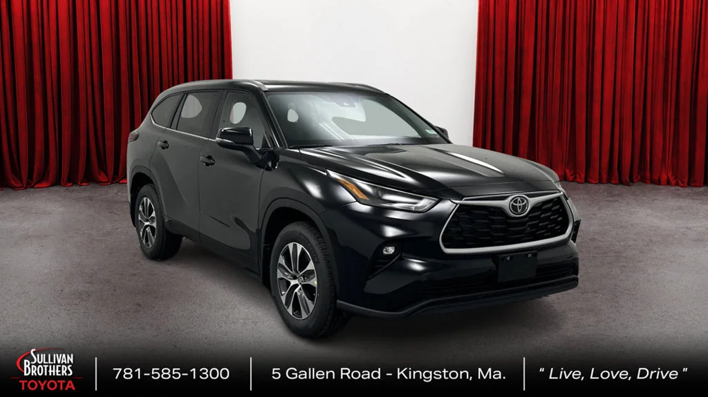 Used 2024 Black Toyota XLE image 3