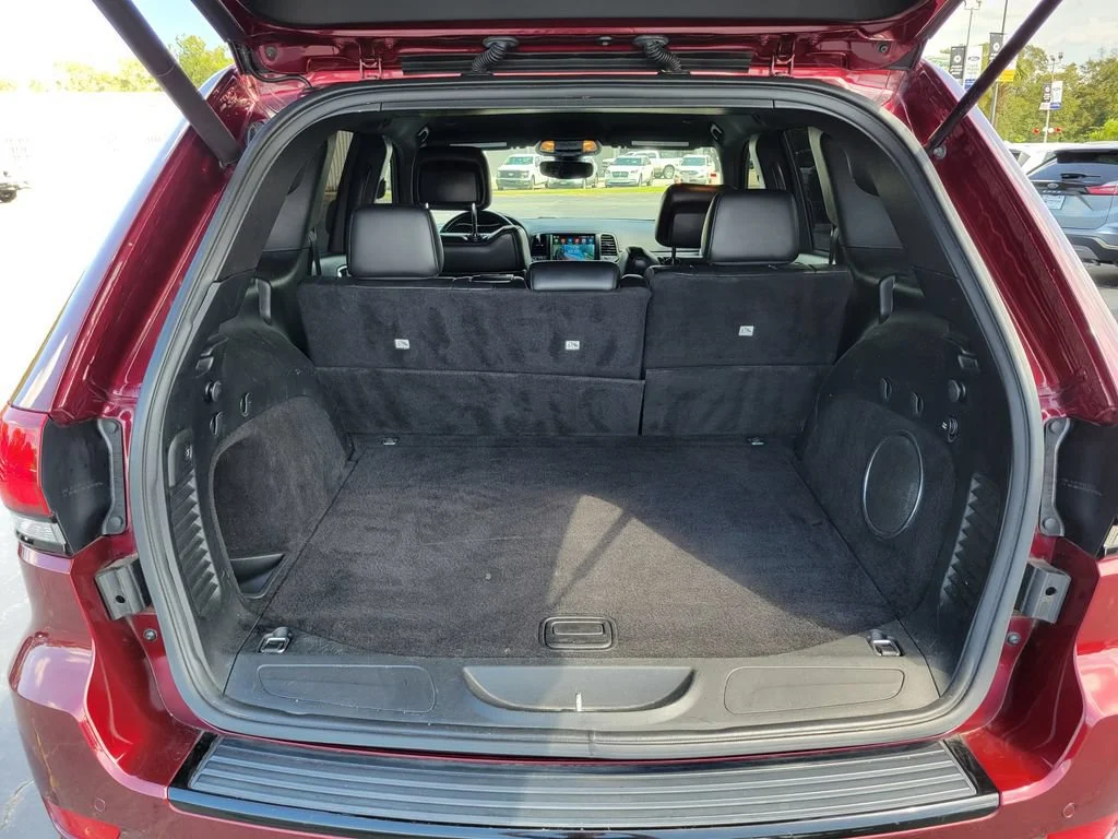 Used 2018 Red Jeep Altitude 4x4 image 13