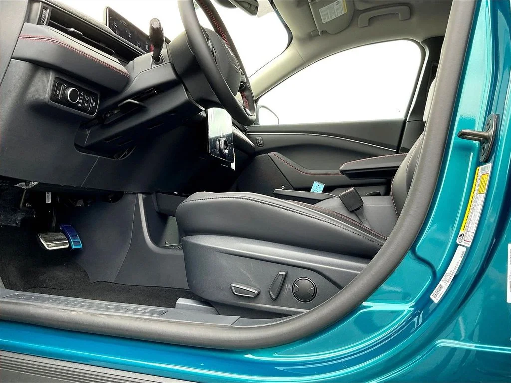 New 2026 Adriatic Blue Metallic Ford Premium image 41