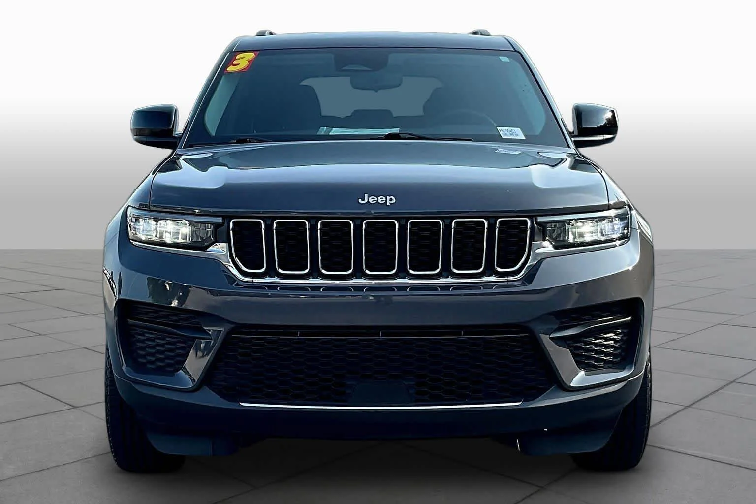 Used 2023 Baltic Gray Metallic Clearcoat Jeep Laredo image 7