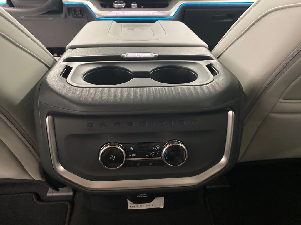 New 2027 Star White Metallic Tri-Coat Ford MAX Platinum image 19