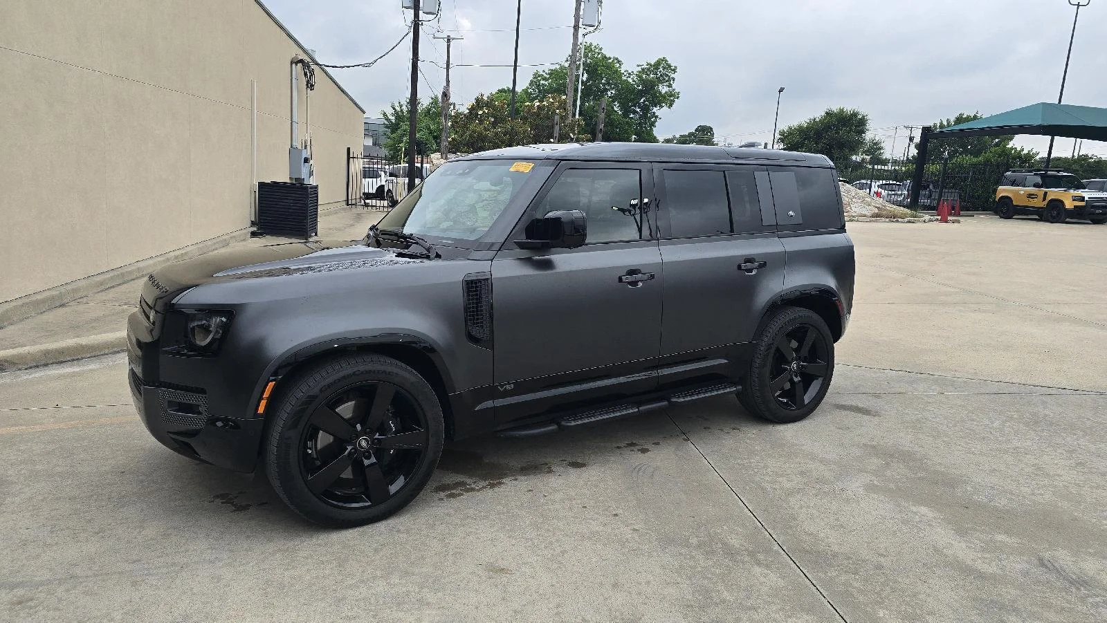 2024 Land Rover Defender 110 Carpathian Edition P525's photo
