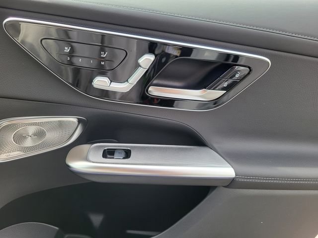 New 2026 MANUFAKTUR Moonlight White Metallic Mercedes-Benz GLC 43 AMG® image 16
