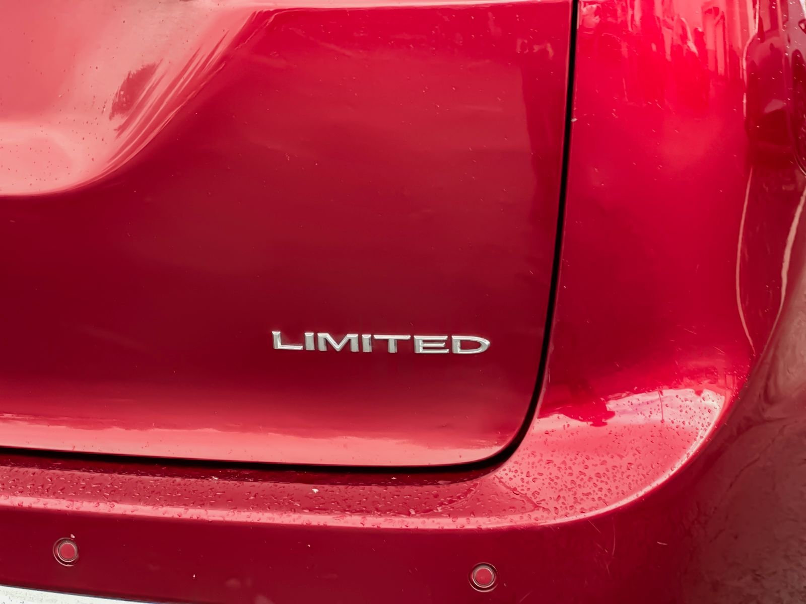 Used 2023 Red Chrysler Limited image 28
