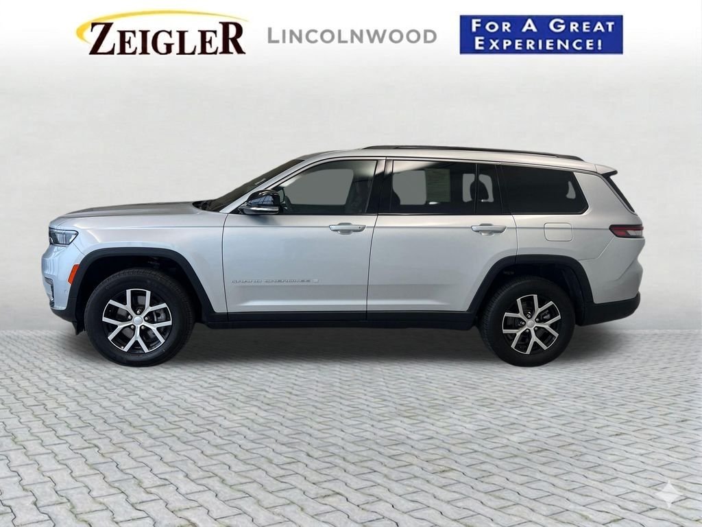 Used 2024 Silver Jeep Limited image 3