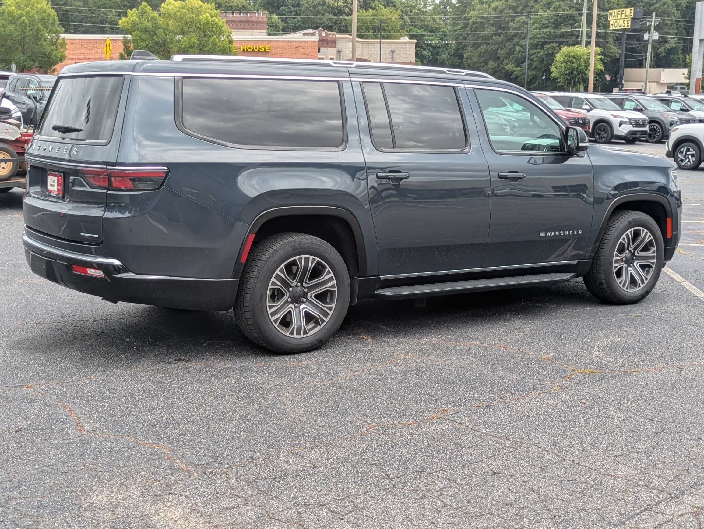 Used 2024  Jeep Series II image 3