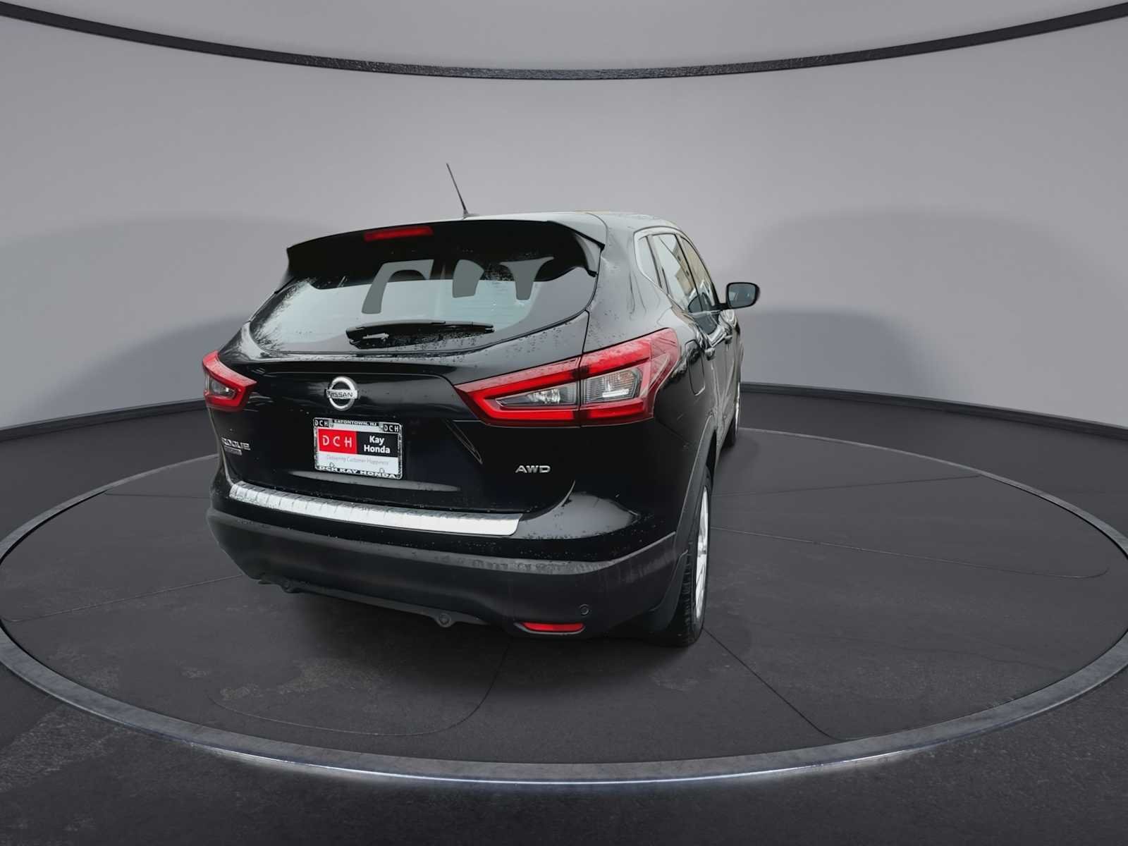 Used 2020 Magnetic Black Pearl Nissan S image 7