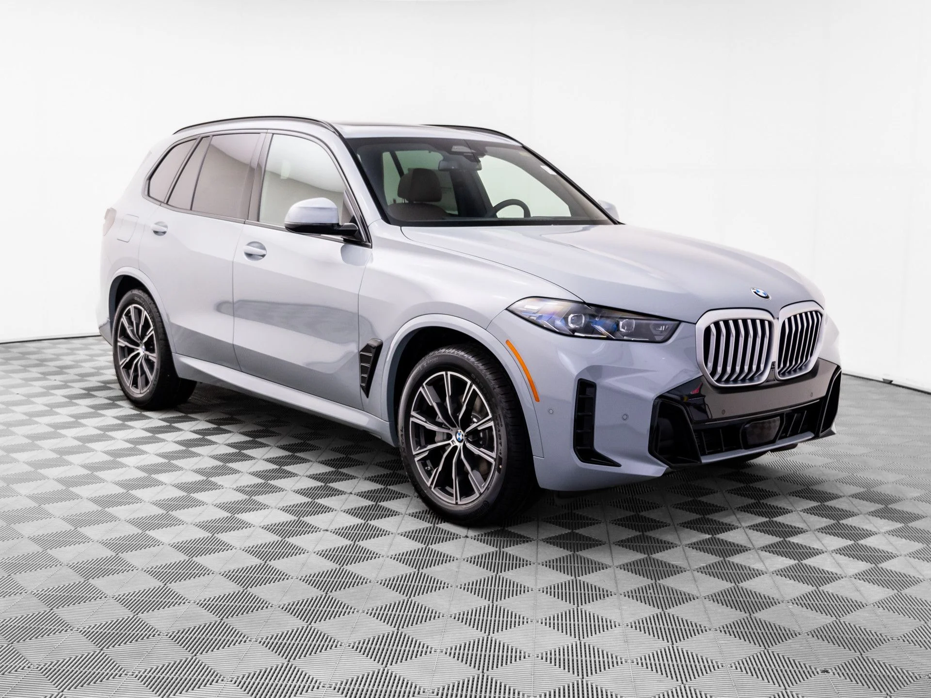 New 2026 Gray BMW xDrive40i image 7