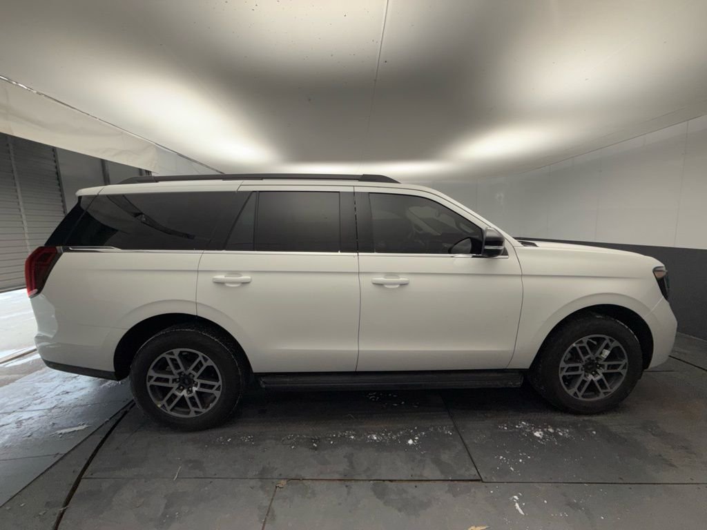New 2026 Star White Metallic Tri-Coat Ford Active image 13