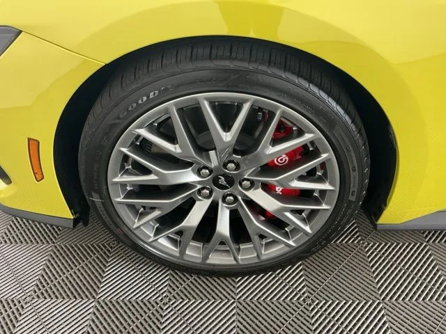New 2025 Intesnse Lime Yellow Met Ford GT Premium image 26