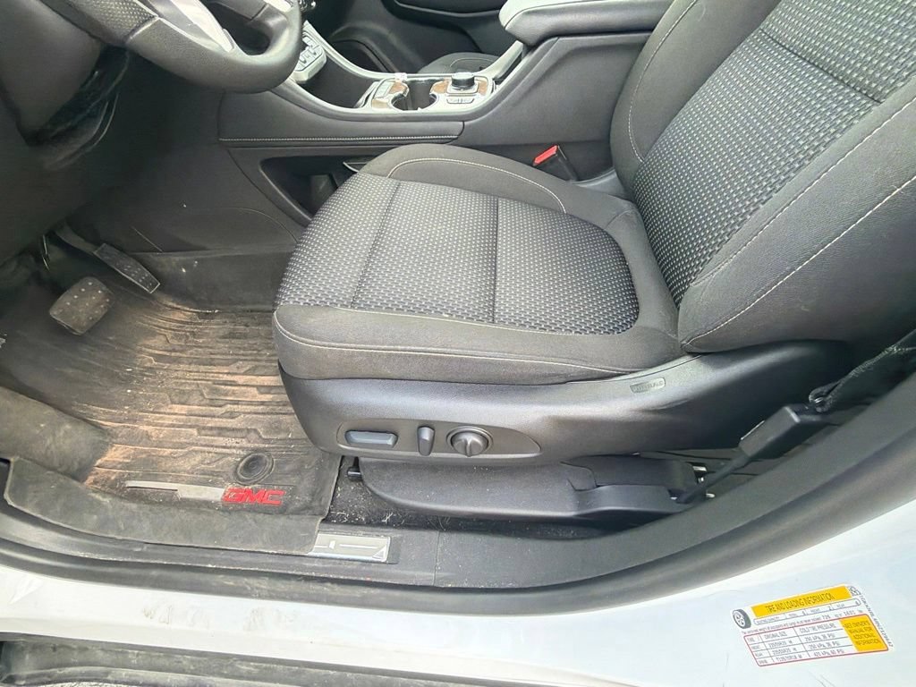 Used 2022 Summit White GMC SLE image 11