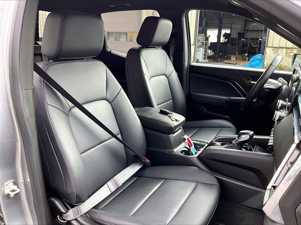 Used 2024 Gray GMC Elevation image 11