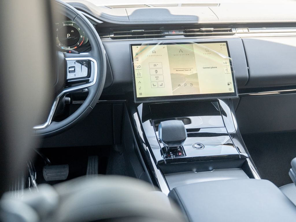 New 2026 Fuji White Land Rover SE image 20