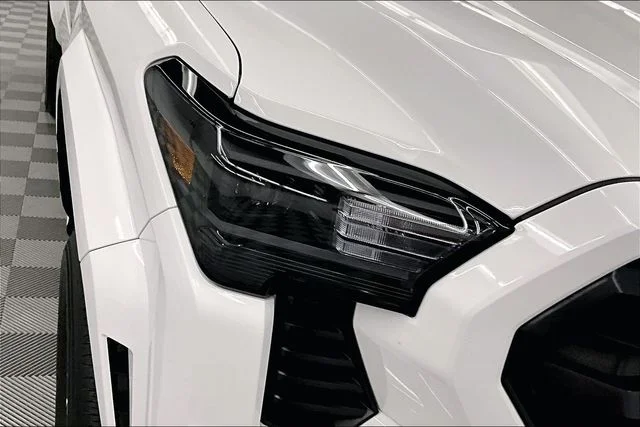2025 Toyota Tacoma SR5 - Photo 34