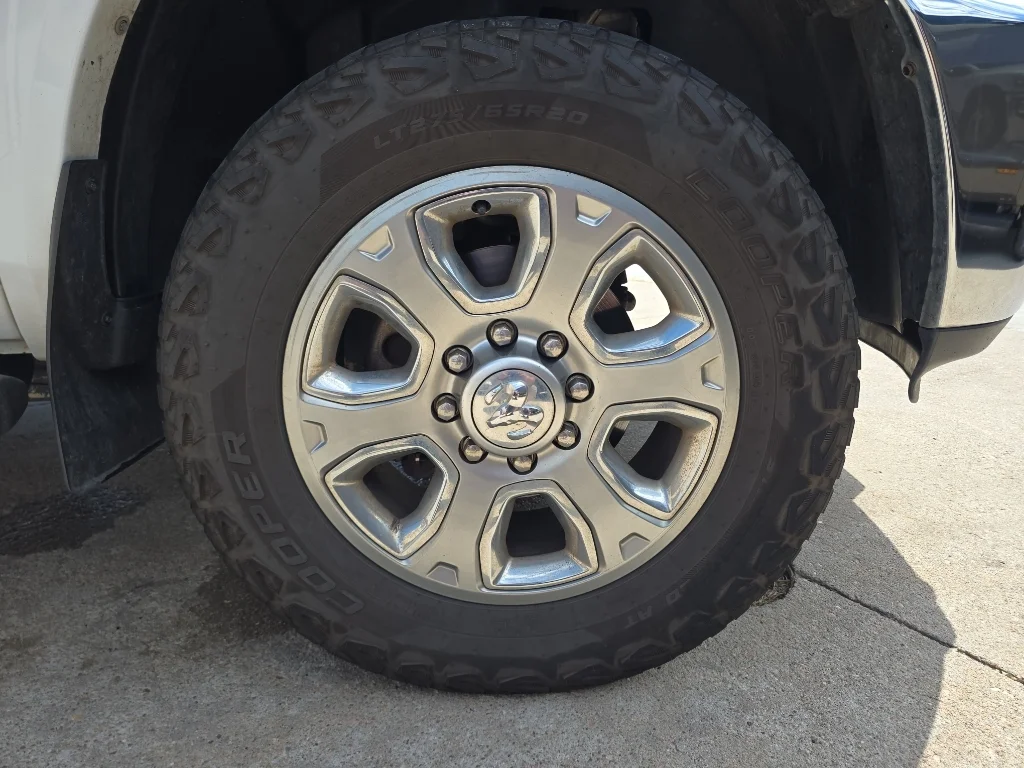 Used 2018 White Ram Laramie image 39