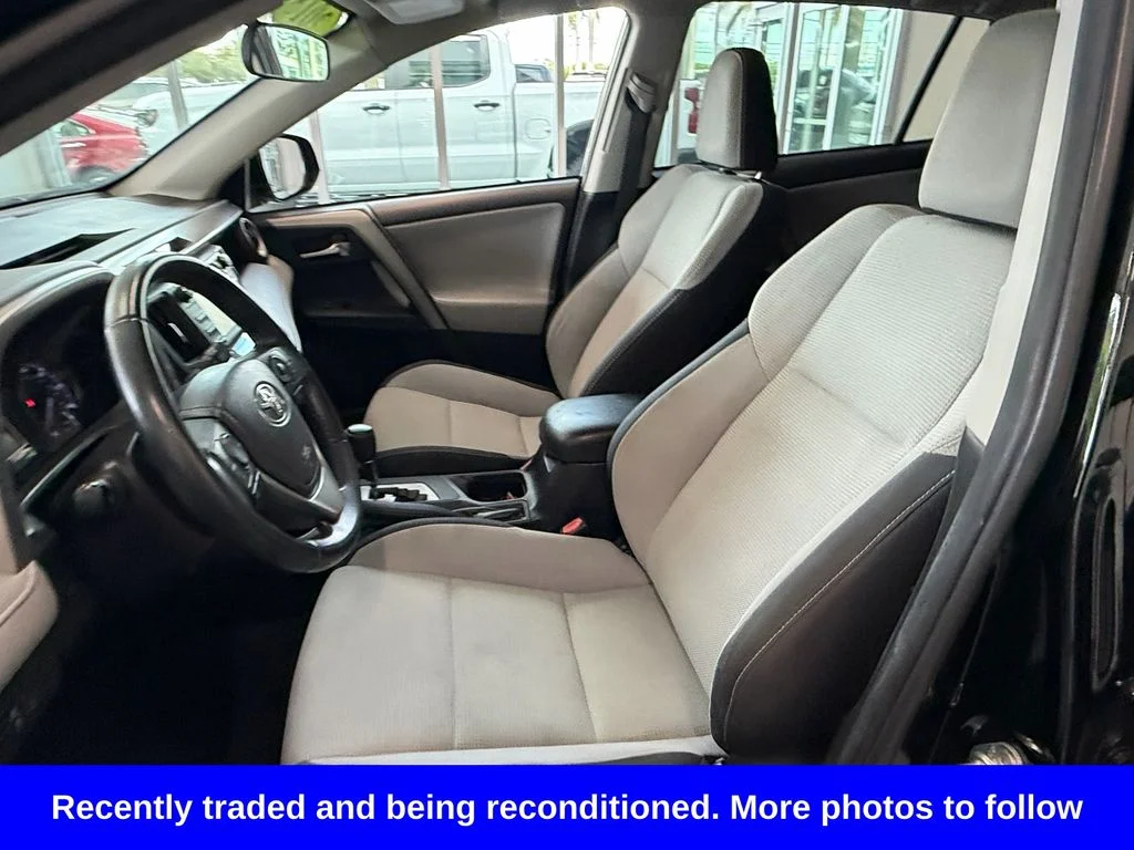 Used 2018 Black Toyota XLE image 9