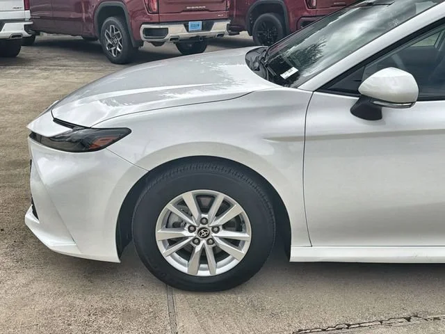 2026 Toyota Camry LE - Photo 32