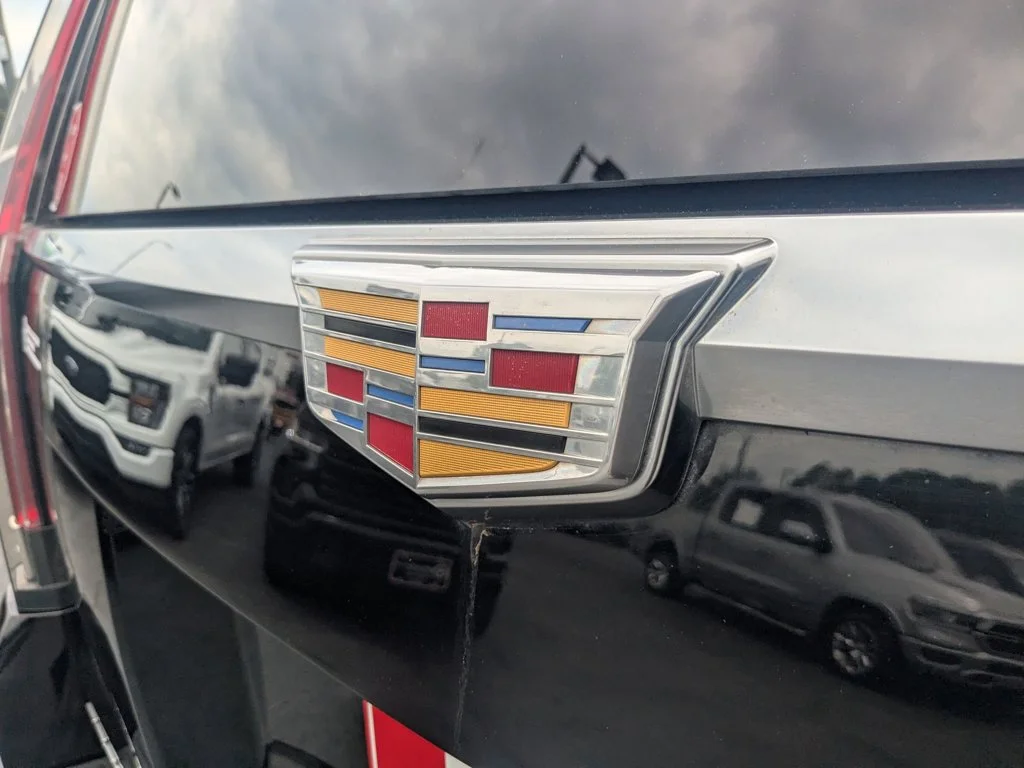 Used 2019 Black Raven Cadillac Luxury image 34