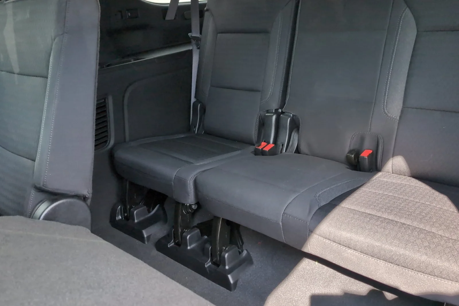 Used 2023 SUMMIT WHITE GMC SLE image 16