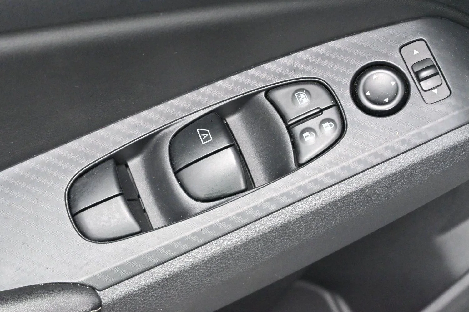 Used 2024 Gun Metallic Nissan 2.5 SV image 11